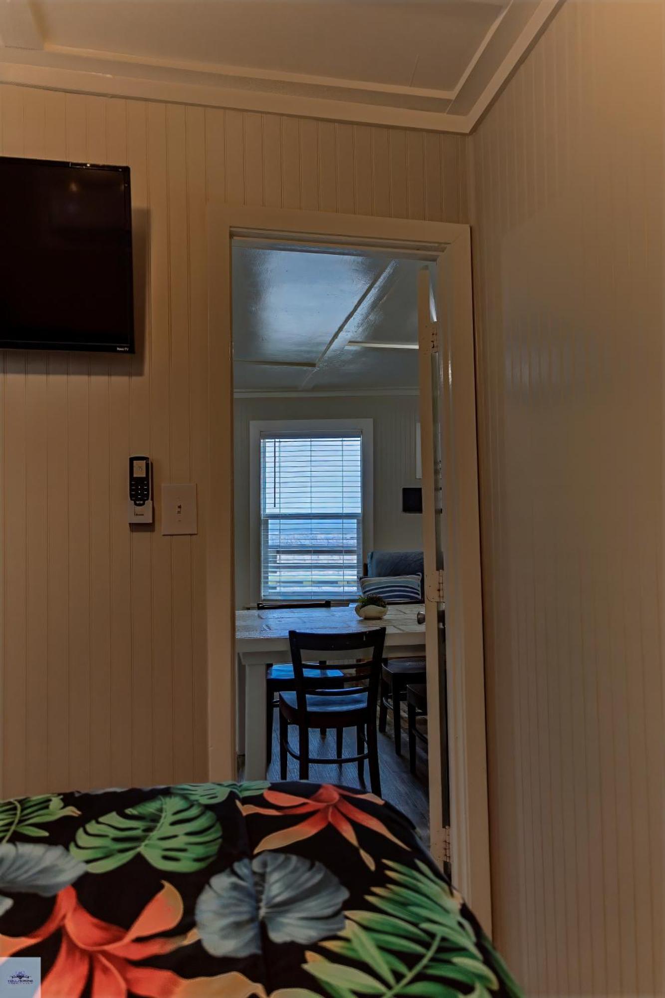 Blue Dolphin Inn And Cottages Grand Isle Eksteriør bilde