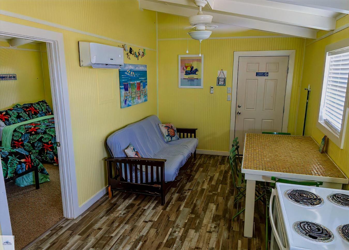 Blue Dolphin Inn And Cottages Grand Isle Eksteriør bilde