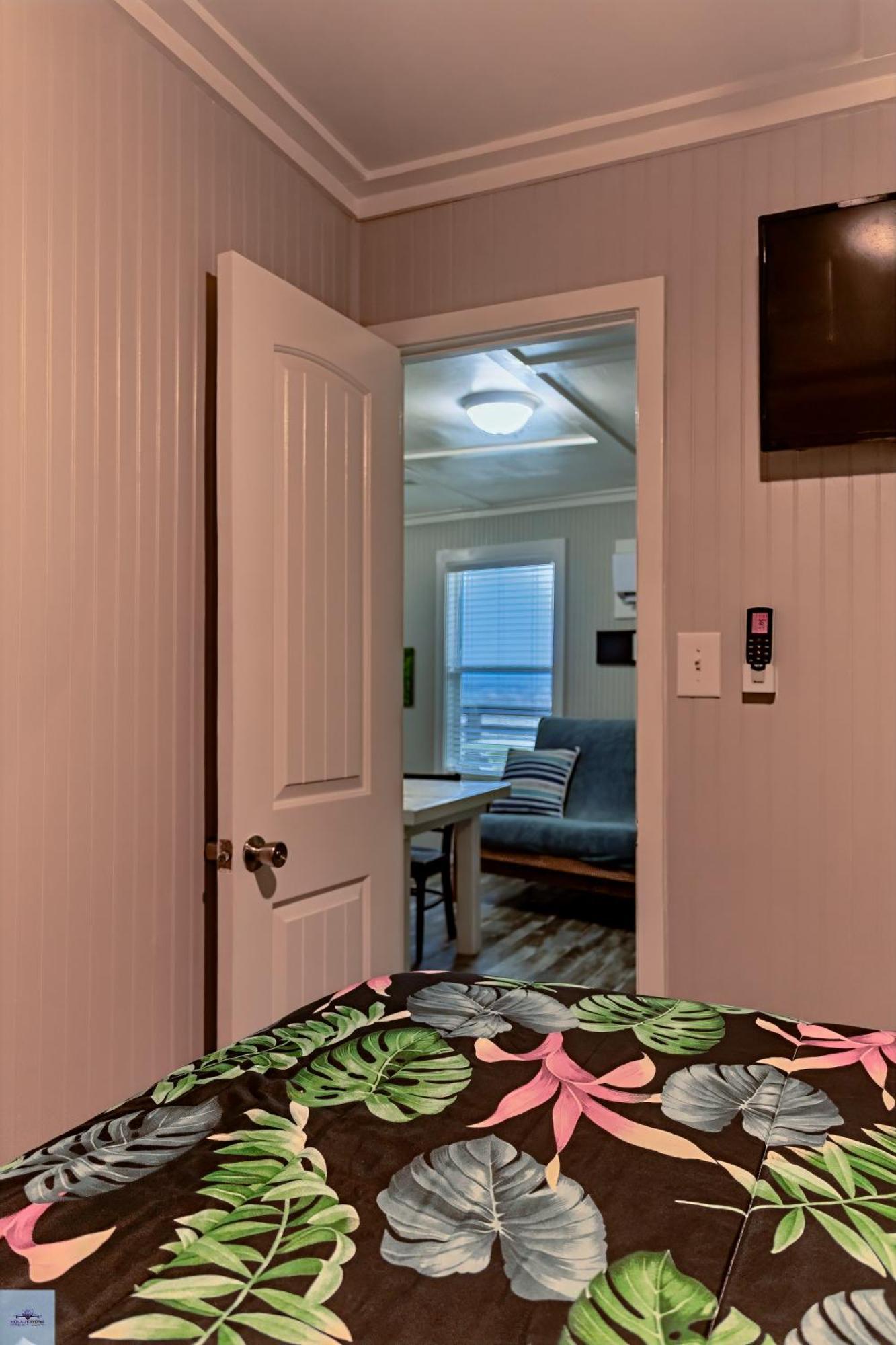 Blue Dolphin Inn And Cottages Grand Isle Eksteriør bilde