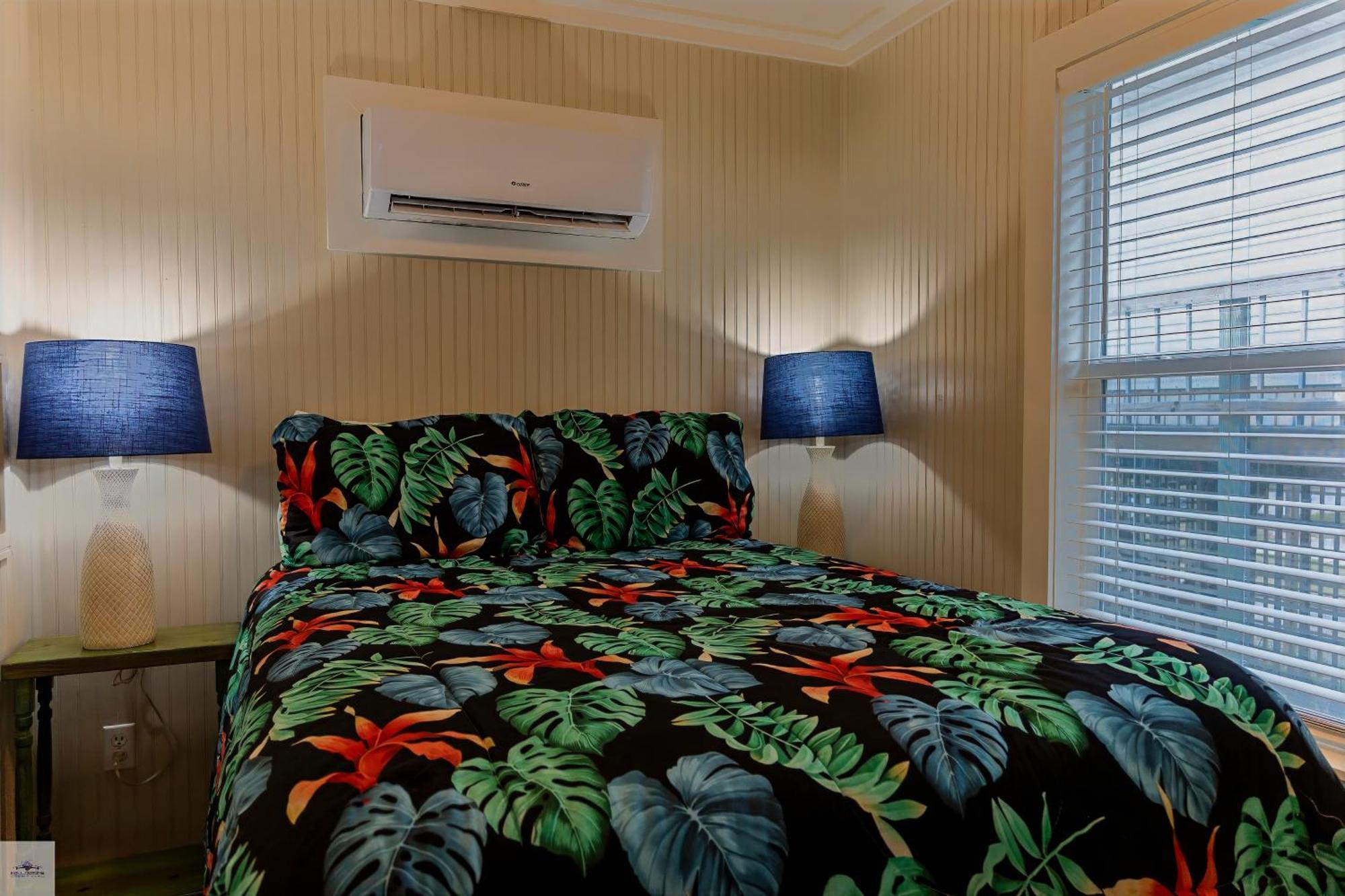 Blue Dolphin Inn And Cottages Grand Isle Eksteriør bilde