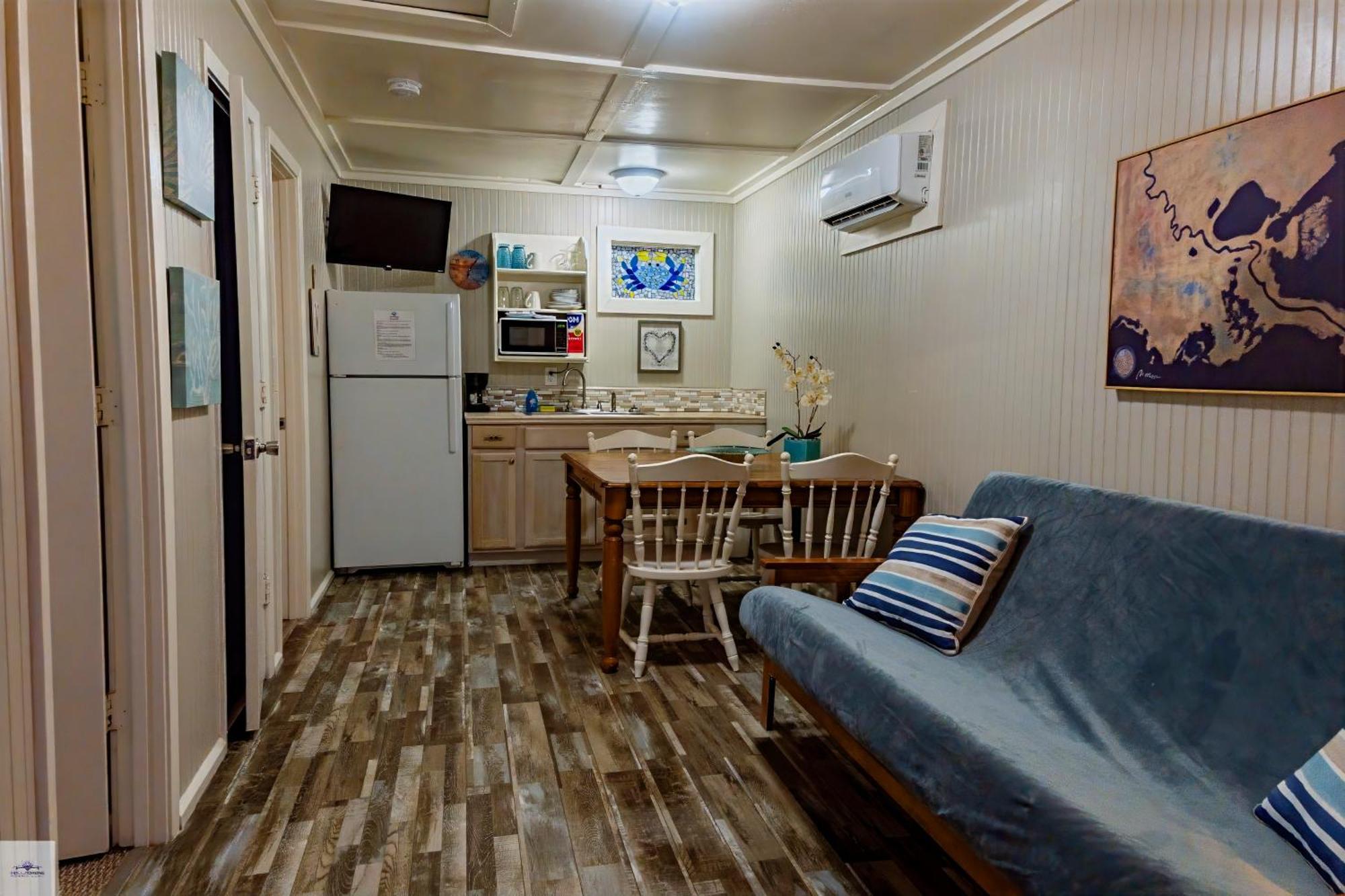 Blue Dolphin Inn And Cottages Grand Isle Eksteriør bilde