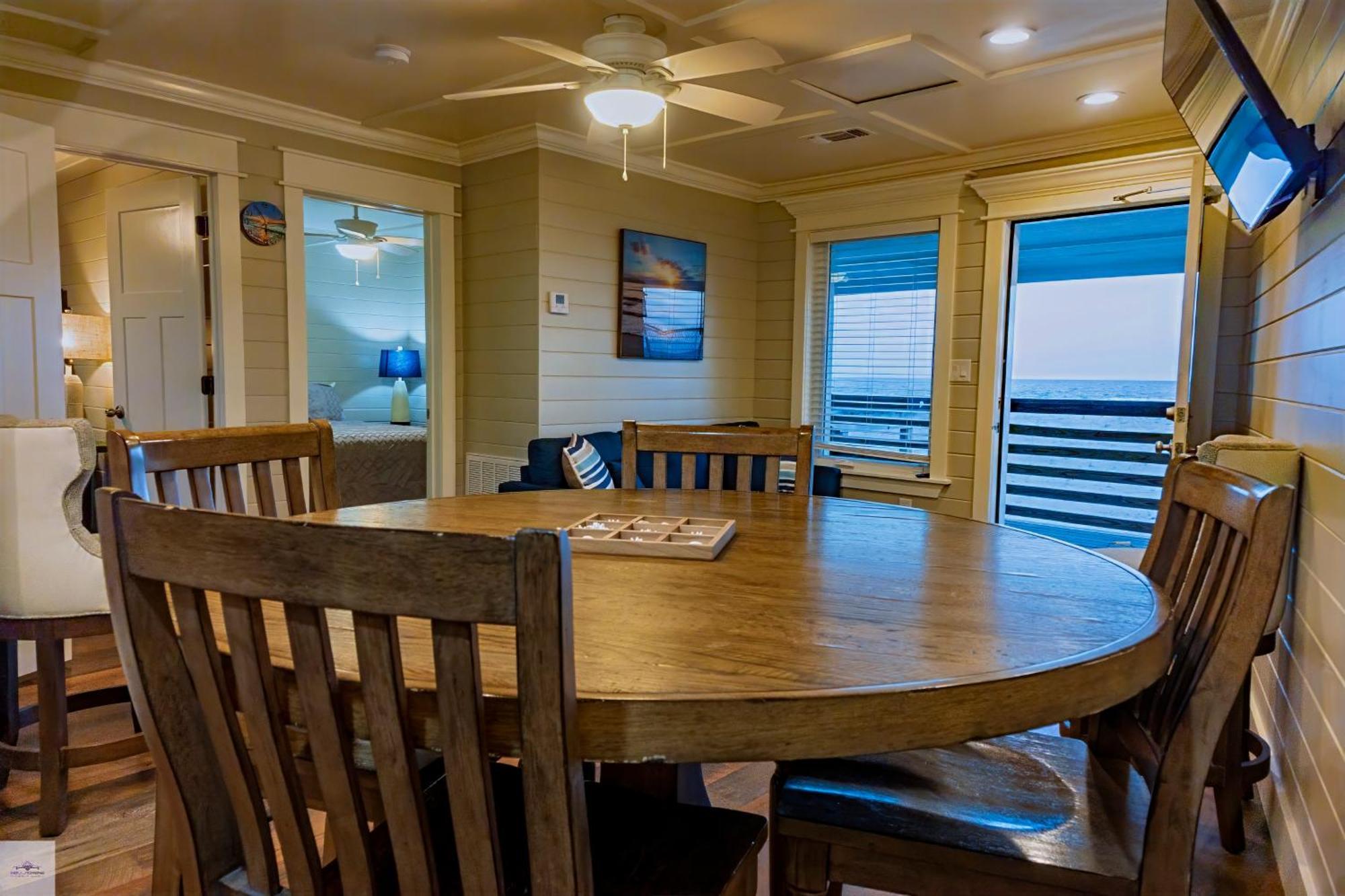 Blue Dolphin Inn And Cottages Grand Isle Eksteriør bilde