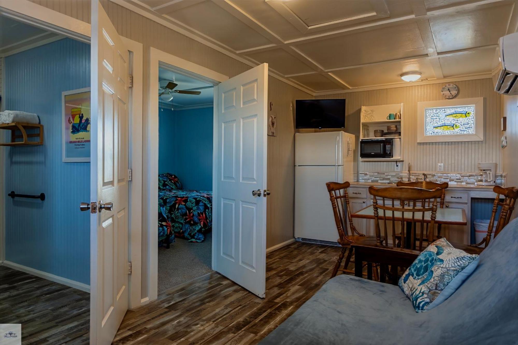 Blue Dolphin Inn And Cottages Grand Isle Eksteriør bilde
