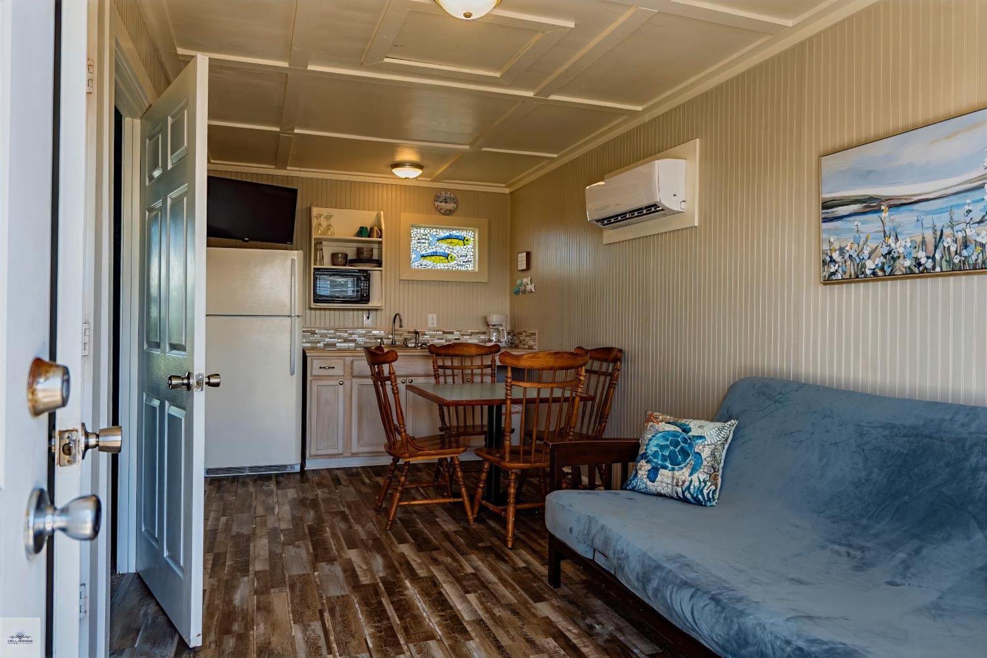 Blue Dolphin Inn And Cottages Grand Isle Eksteriør bilde