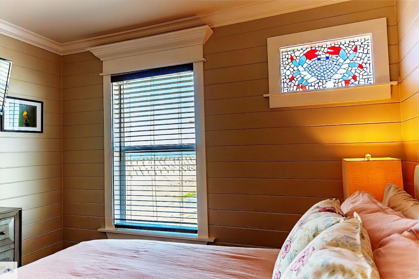 Blue Dolphin Inn And Cottages Grand Isle Eksteriør bilde