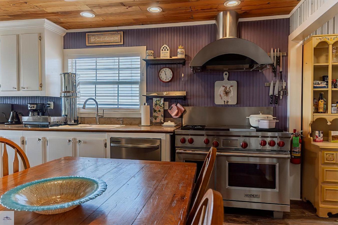Blue Dolphin Inn And Cottages Grand Isle Eksteriør bilde