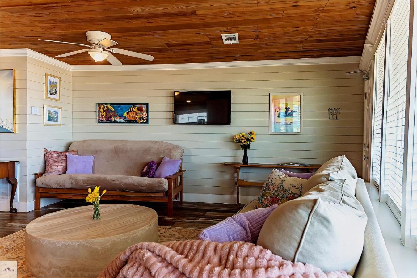 Blue Dolphin Inn And Cottages Grand Isle Eksteriør bilde