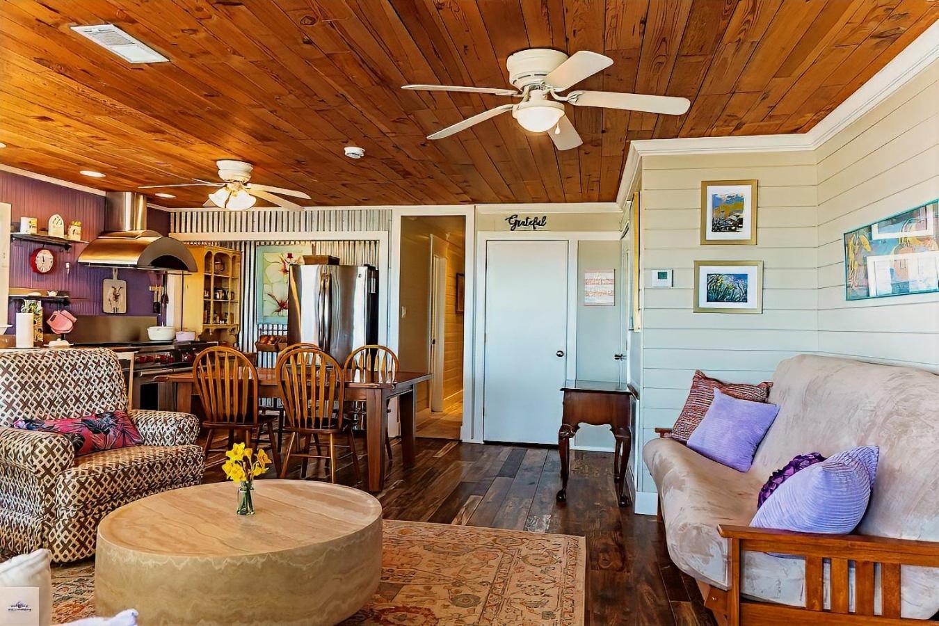 Blue Dolphin Inn And Cottages Grand Isle Eksteriør bilde