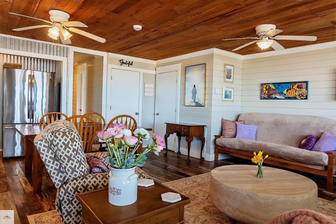 Blue Dolphin Inn And Cottages Grand Isle Eksteriør bilde